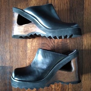 Vintage Candie's black leather clogs